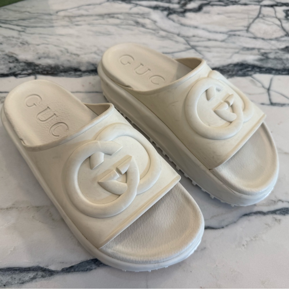 Gucci off white soft rubber slide size 38